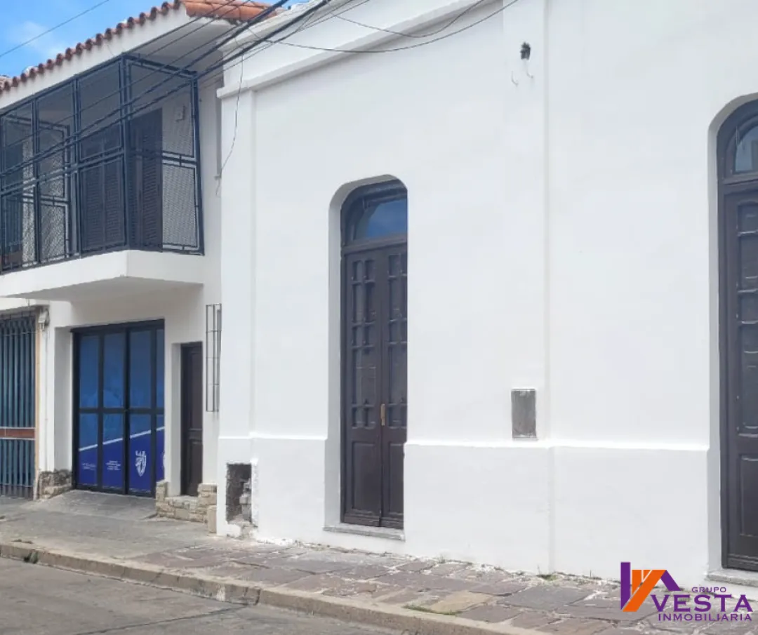 CASA EN VENTA CON LOCALES COMERCIALES - MICROCENTRO-SALTA