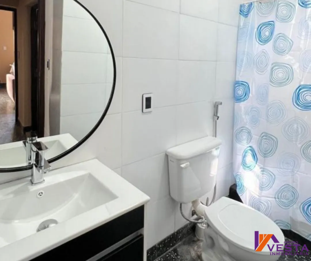 CASA EN VENTA CON LOCALES COMERCIALES - MICROCENTRO-SALTA