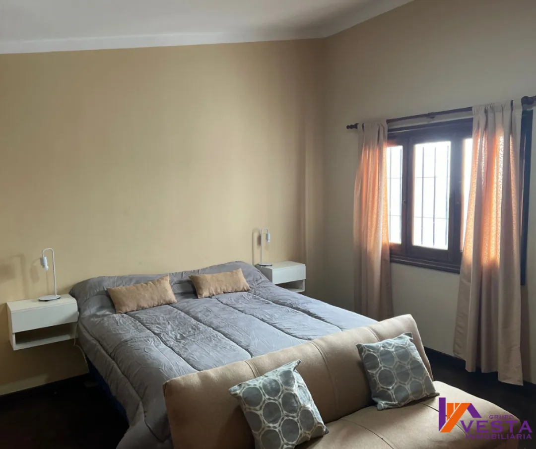 CASA EN VENTA CON LOCALES COMERCIALES - MICROCENTRO-SALTA