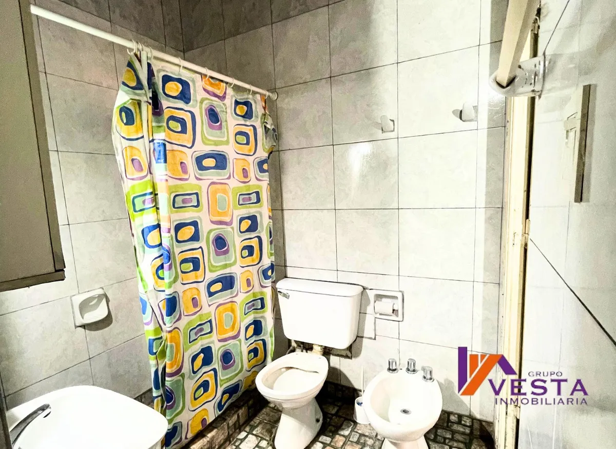 Avenida Entre Rios Al 1000-casa (ph)-venta