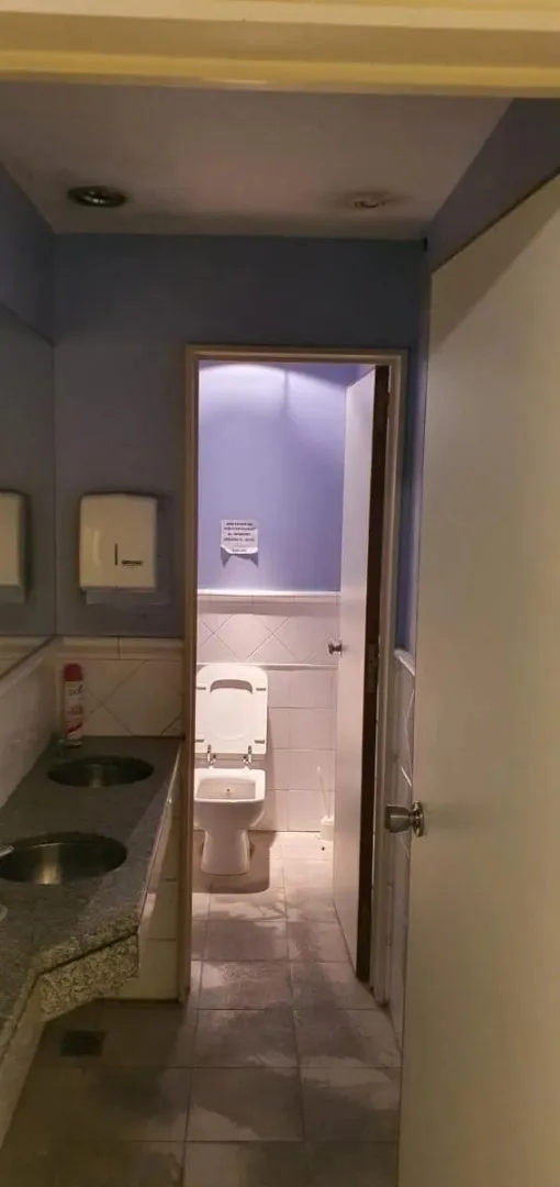 Local Comercial Con Oficinas En Retiro