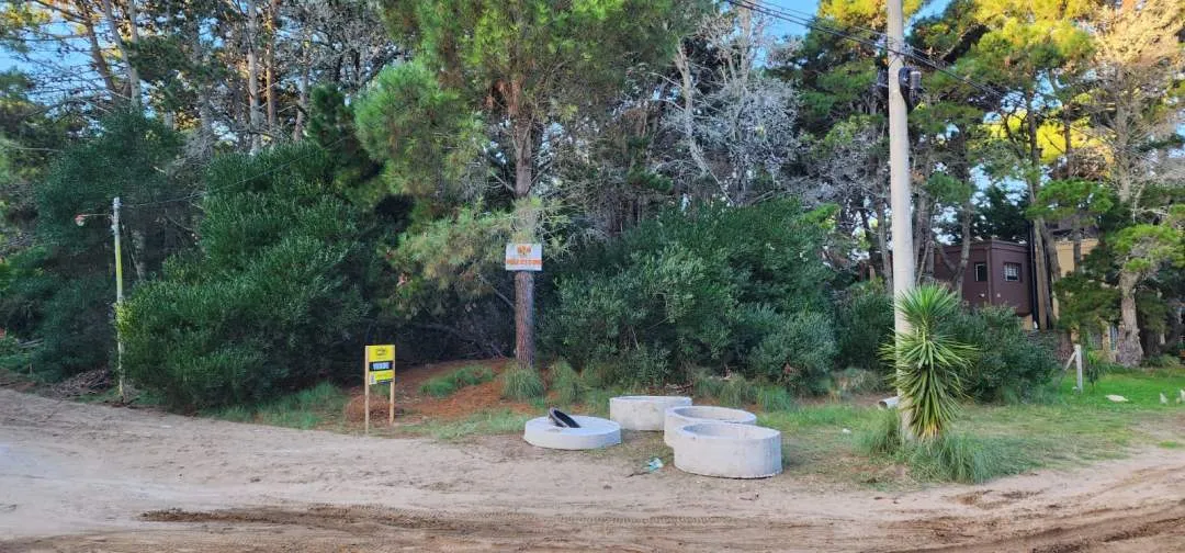 Lote En Esquina Unifamiliar A 200mts Del Mar - Costa Del Este