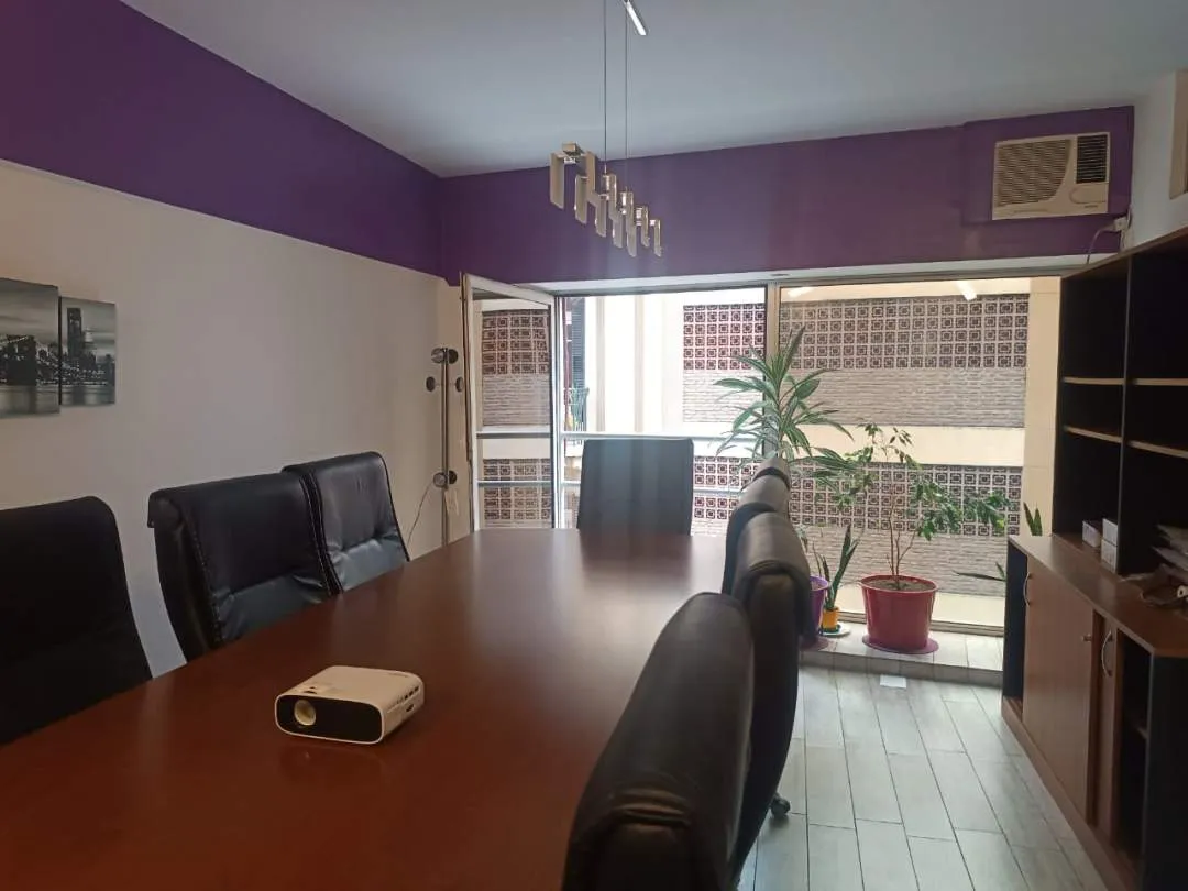 Excelente oficina super luminosa amoblada
