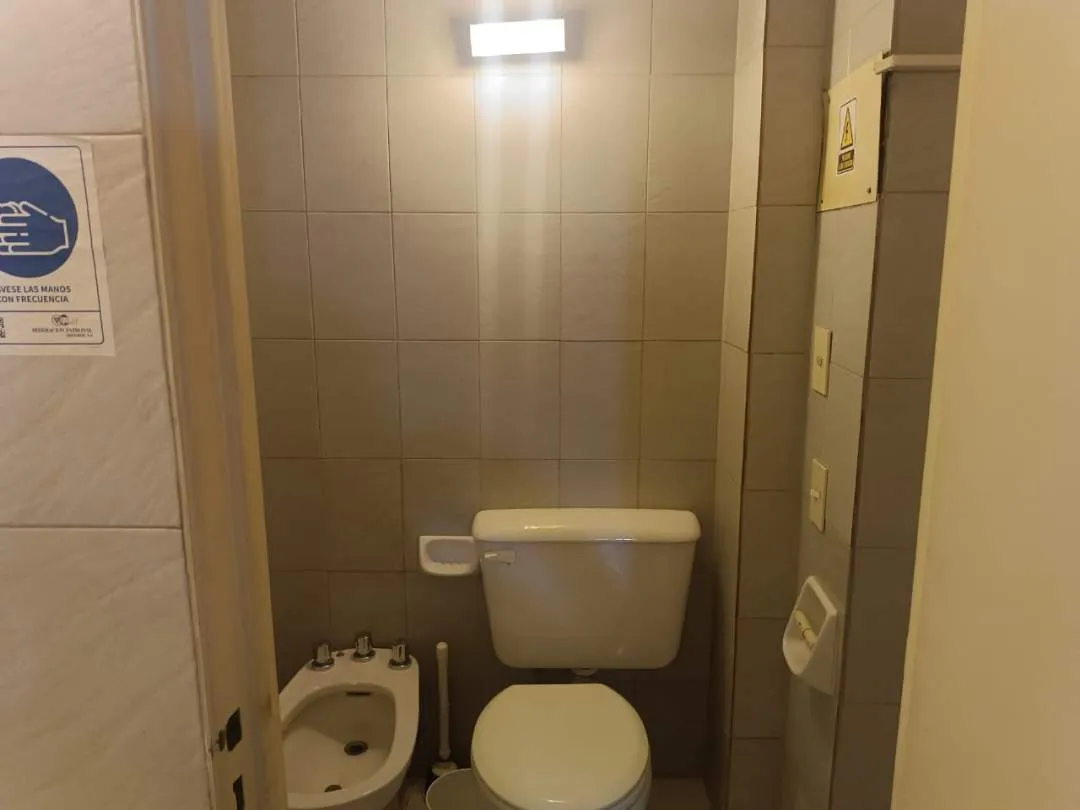 Excelente oficina super luminosa amoblada