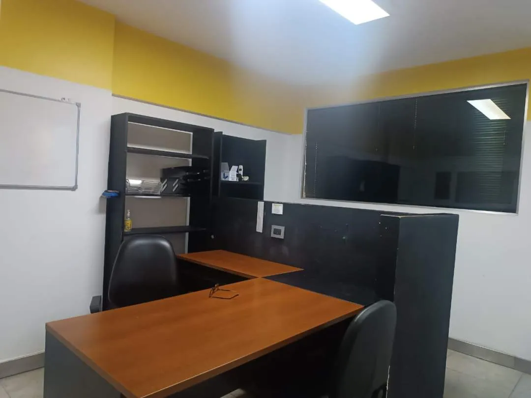Excelente oficina super luminosa amoblada