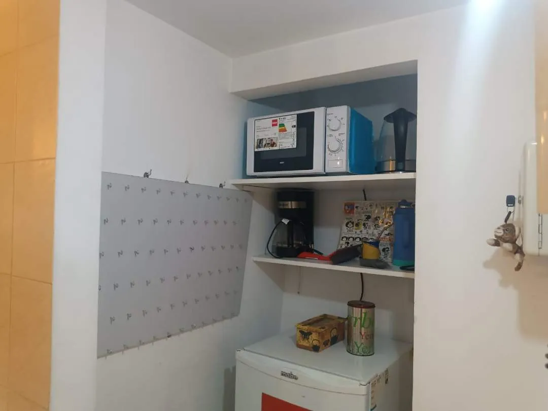 Excelente oficina super luminosa amoblada