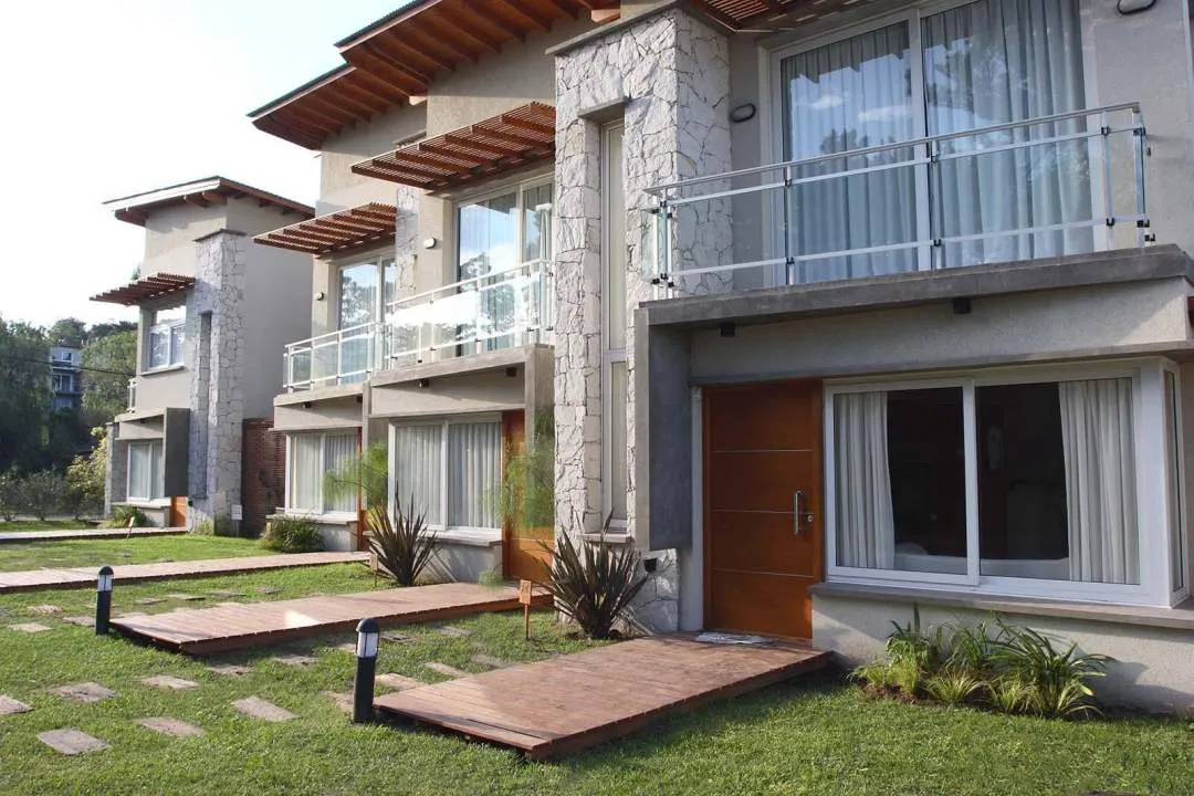En Valeria del Mar | Dúplex a pasitos del mar! A1.- Libre de gastos.-