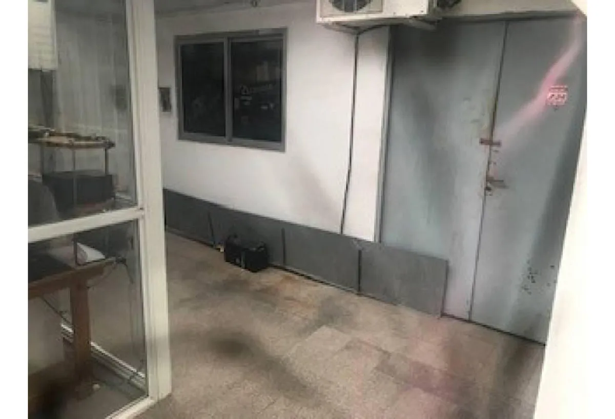 Excelente Edificio De 740 M² Dividido En Tres Plantas Local