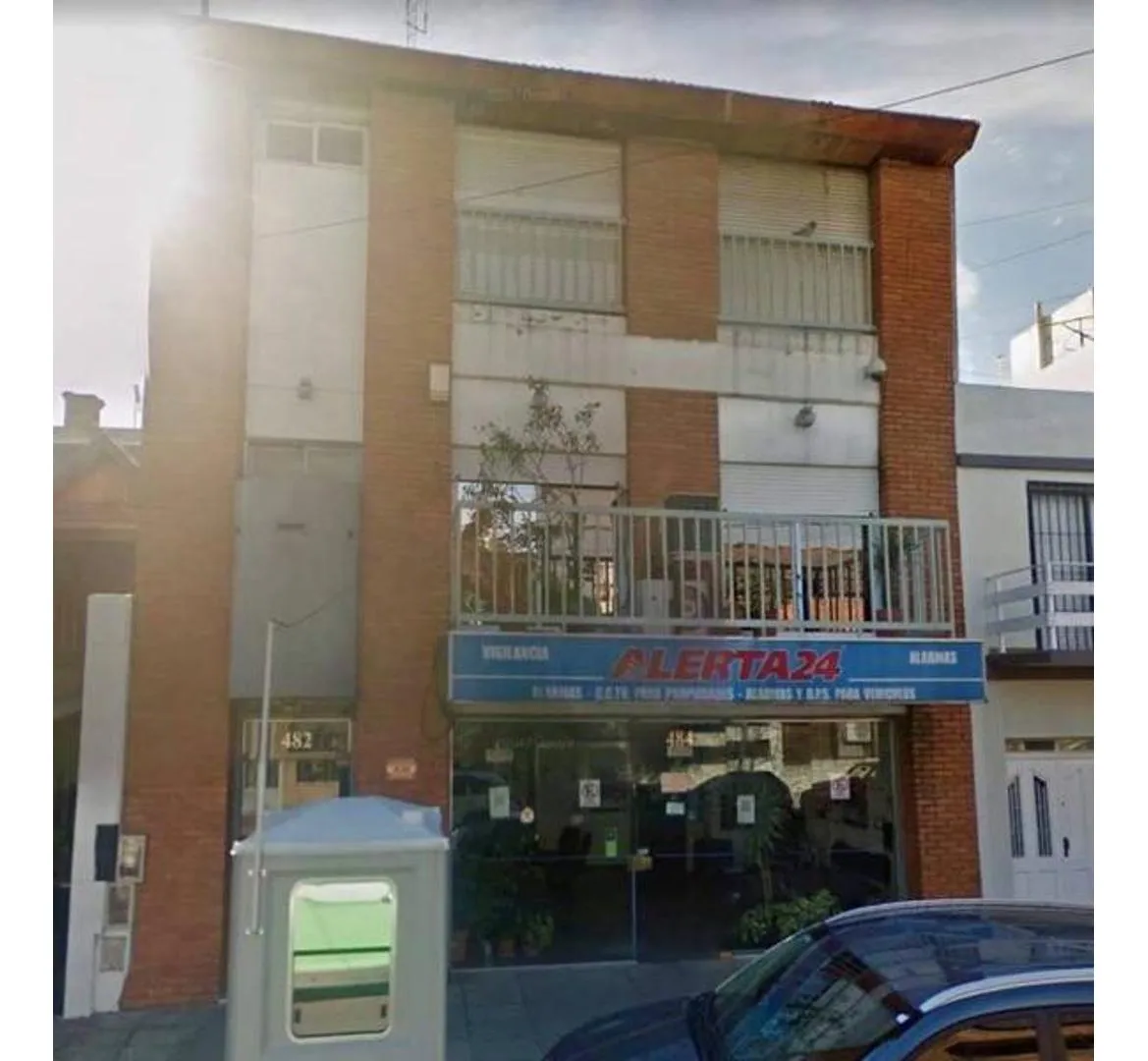 Excelente Edificio De 740 M² Dividido En Tres Plantas Local