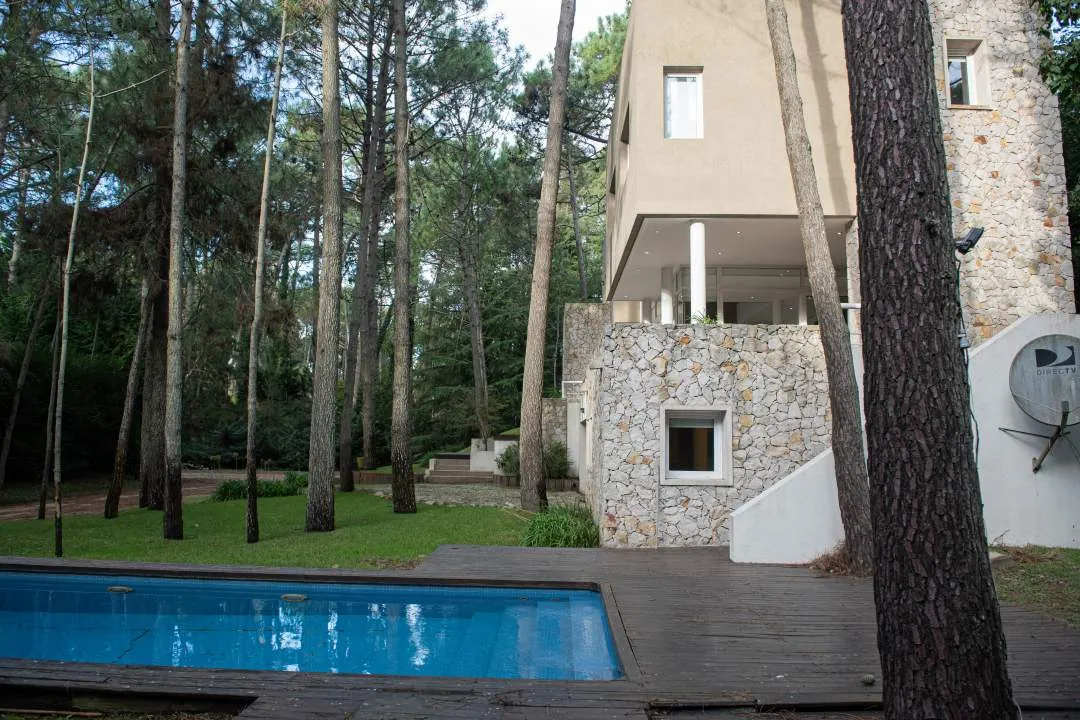 En Cariló | Casa Ñandú y Ciprés
