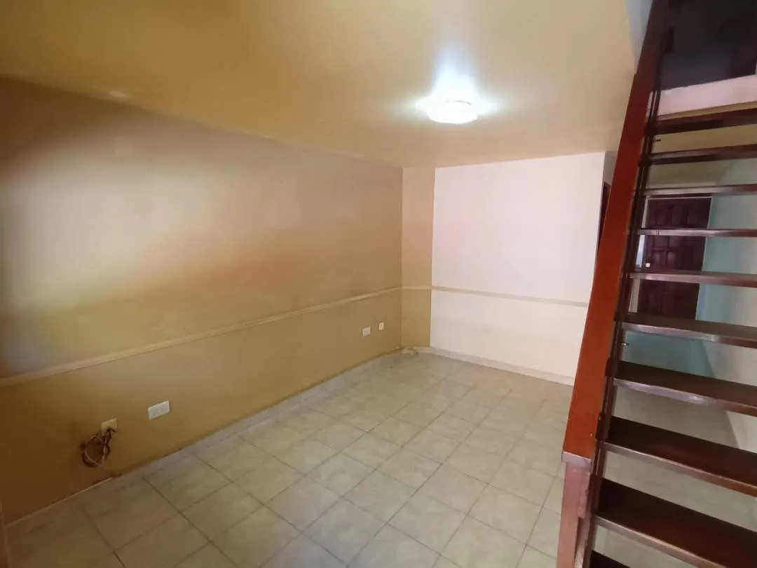 481 - VENDE DUPLEX 4 AMBIENTES