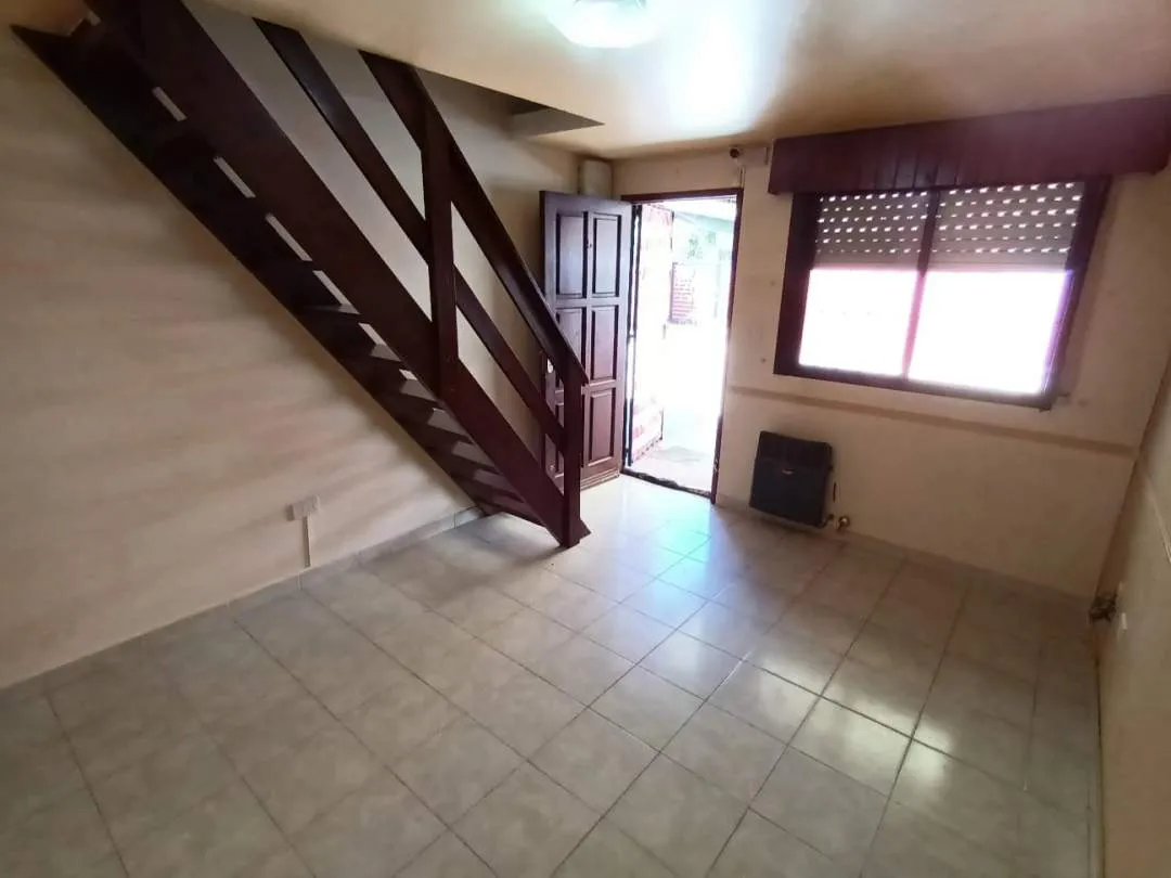 481 - VENDE DUPLEX 4 AMBIENTES