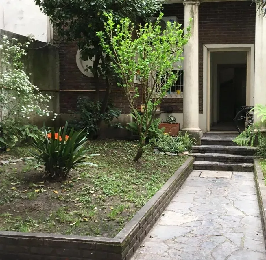 Dos Ambientes Con Lavadero En Patio