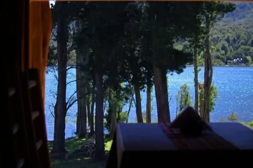 En Chubut | Hostería Frente al lago Epuyén