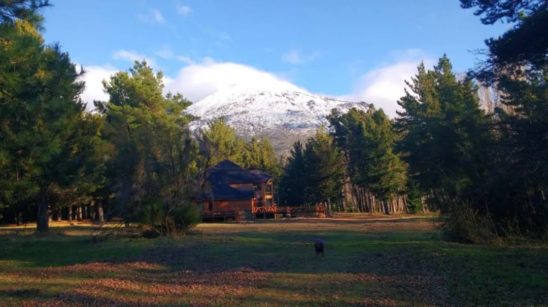 En Chubut | Hostería Frente al lago Epuyén