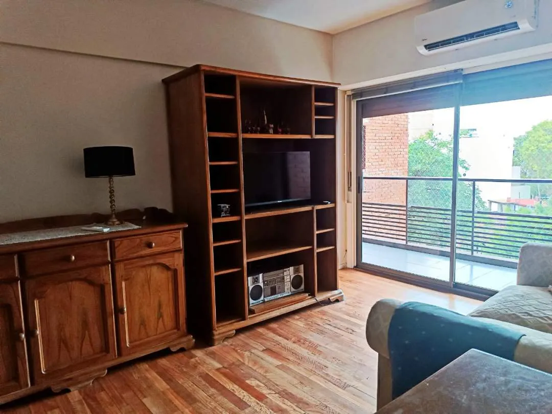 2 ambientes con cocina separada y balcon con vista abierta, seguridad 24hs.