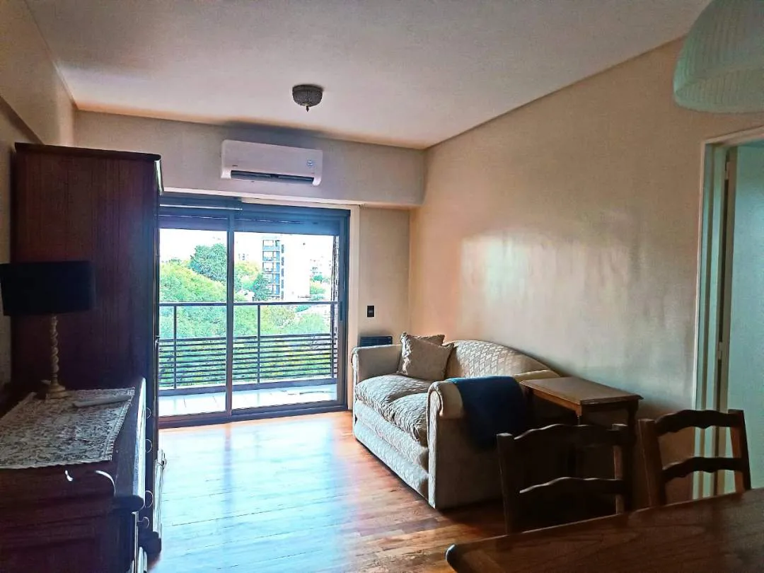 2 ambientes con cocina separada y balcon con vista abierta, seguridad 24hs.