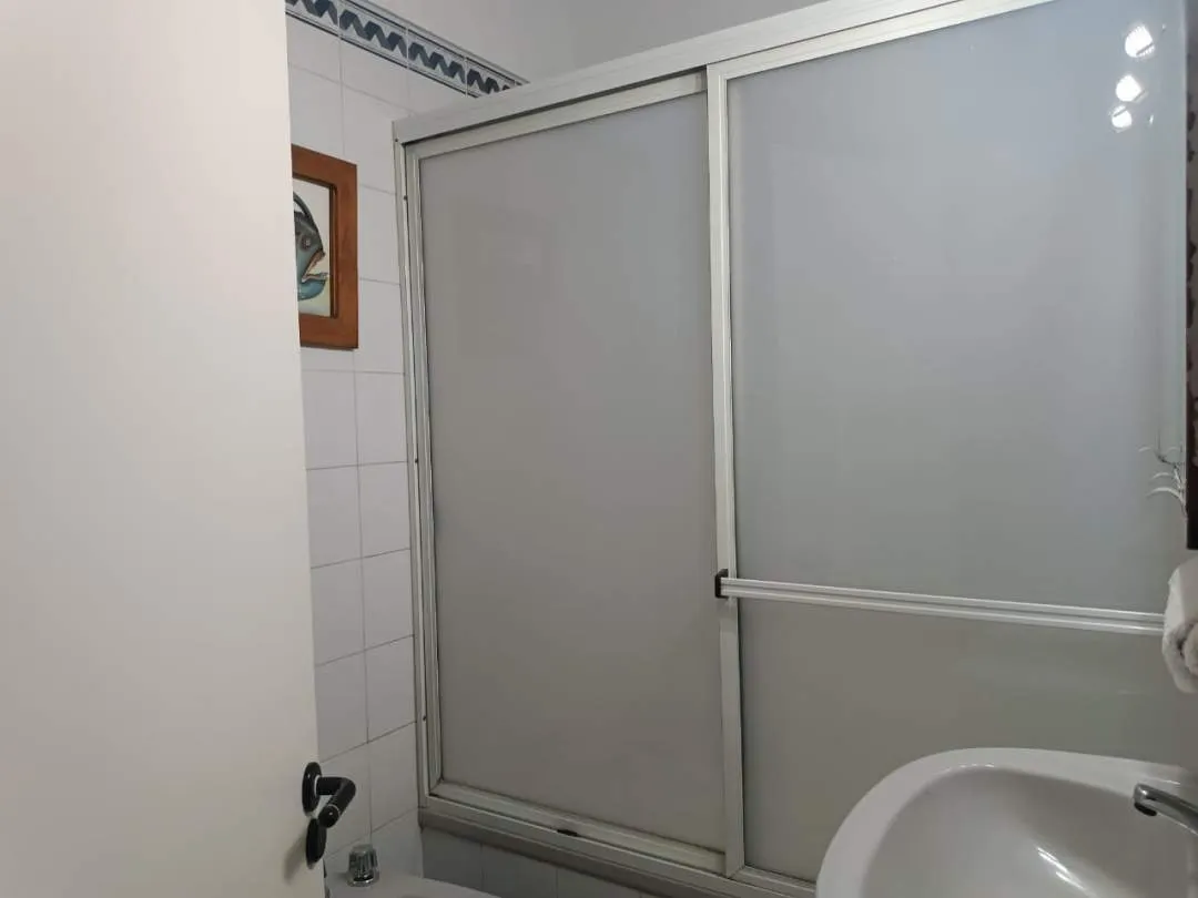 2 ambientes con cocina separada y balcon con vista abierta, seguridad 24hs.