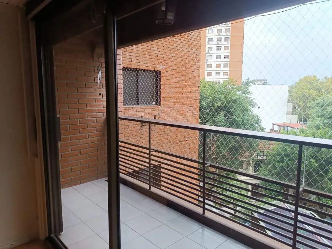 2 ambientes con cocina separada y balcon con vista abierta, seguridad 24hs.