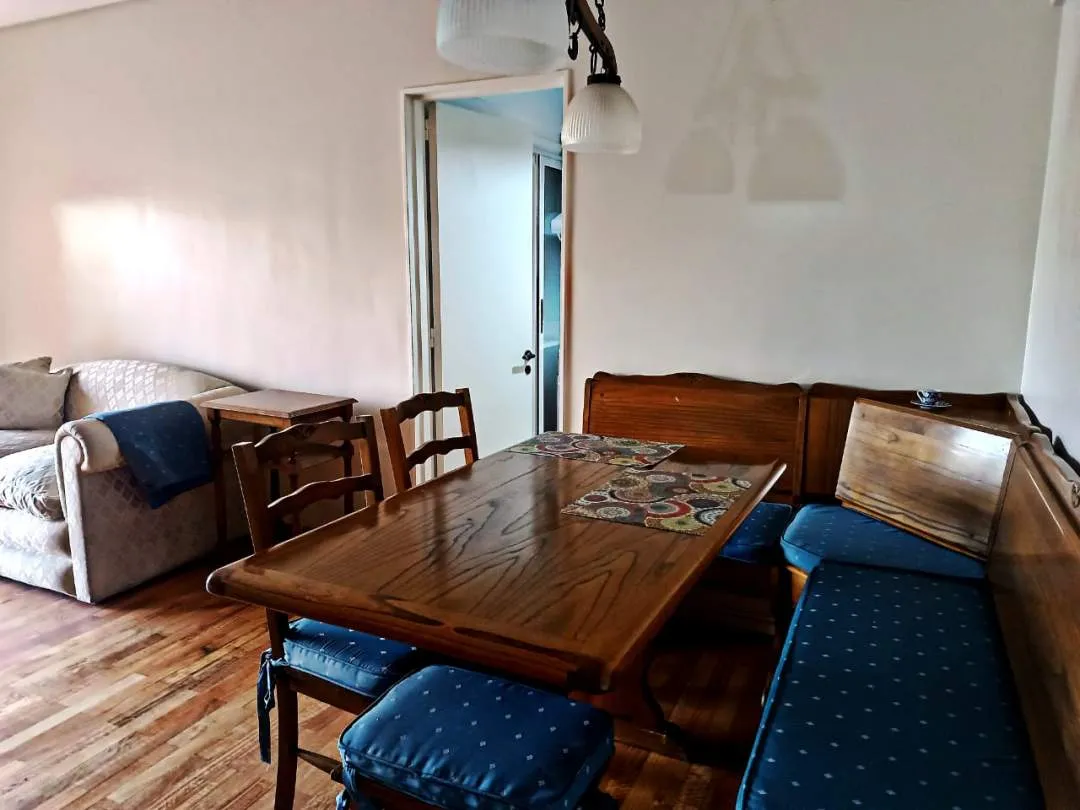 2 ambientes con cocina separada y balcon con vista abierta, seguridad 24hs.
