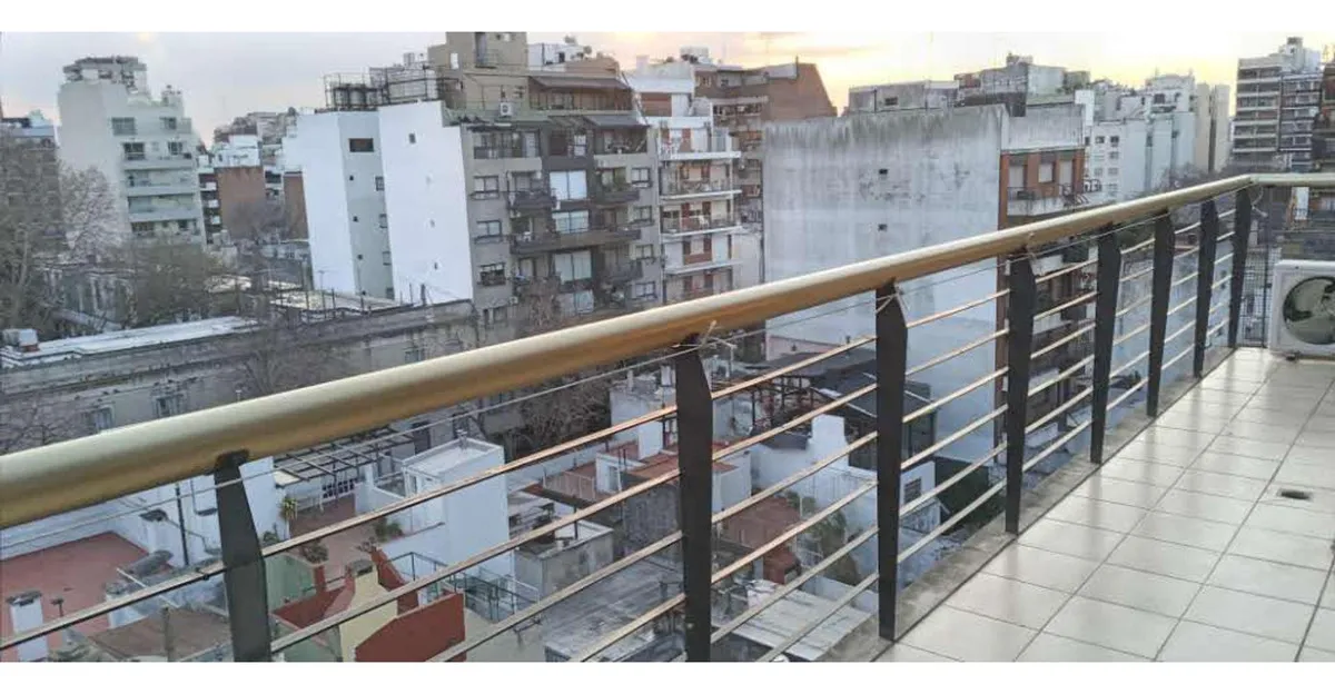 Tres Ambientes Con Balcón