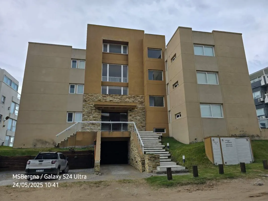 En Ostende| Departamento con salida al mar